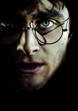 Harry Potter & the Deathly Hallows; Part I Harry Potter (Daniel Radcliffe) Poster Print
