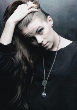 LYNN GUNN PVRIS Poster Print