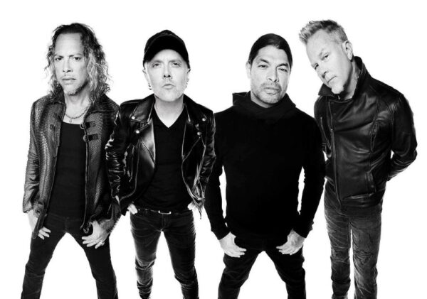 METALLICA WorldWired 2019 European/UK Tour WorldWired 2019 UK European Tour Group Shirt Photo Poster