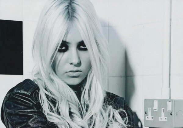TAYLOR MOMSEN The Pretty Reckless Poster Print