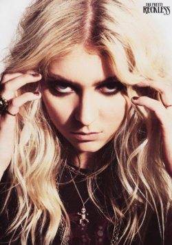 TAYLOR MOMSEN The Pretty Reckless Poster Print